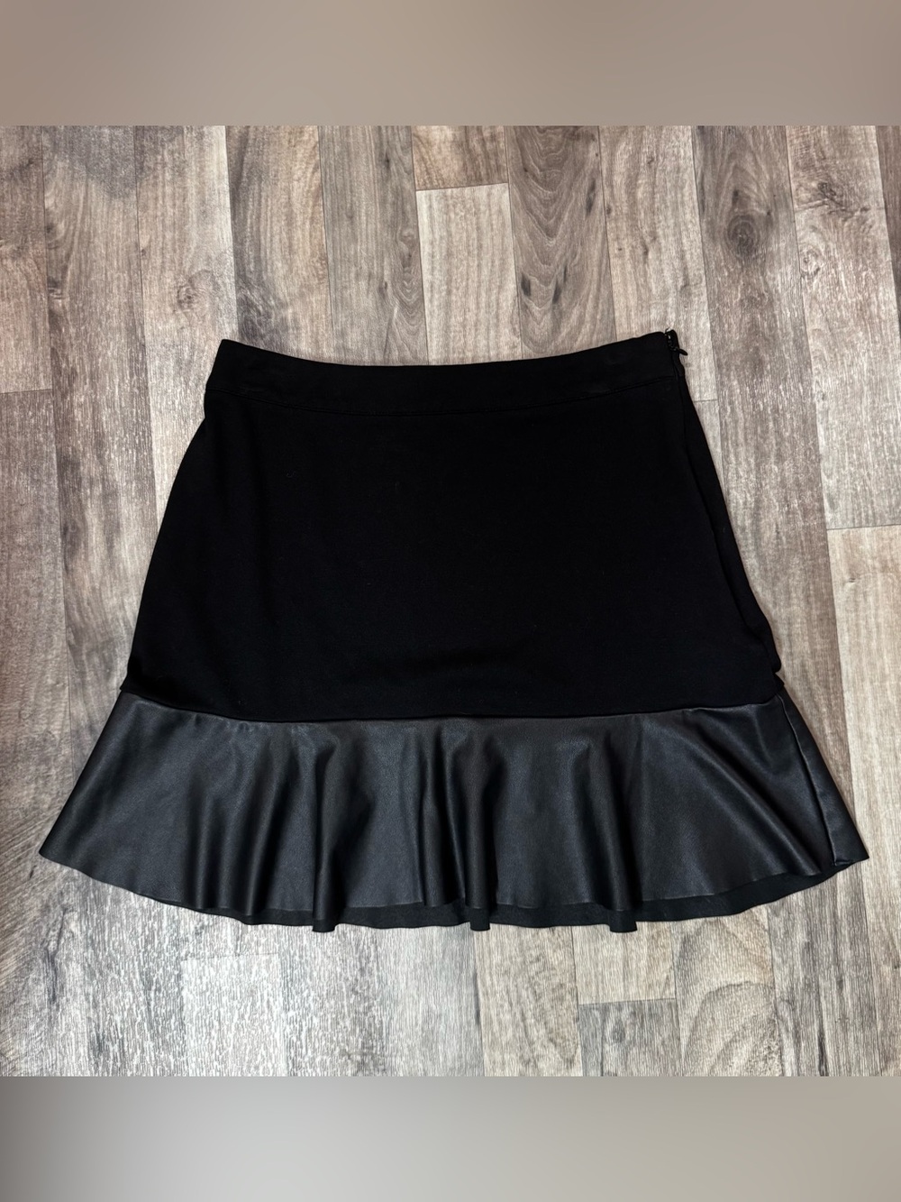 MICHAEL Michael Kors Black Ponte Mini Skirt Faux Leather Ruffle Hem M